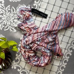 NWT Fraas lightweight Scarf